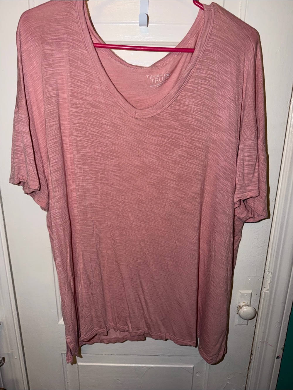 Time and Tru Dusty Rose V-Neck Short Sleeve Tee